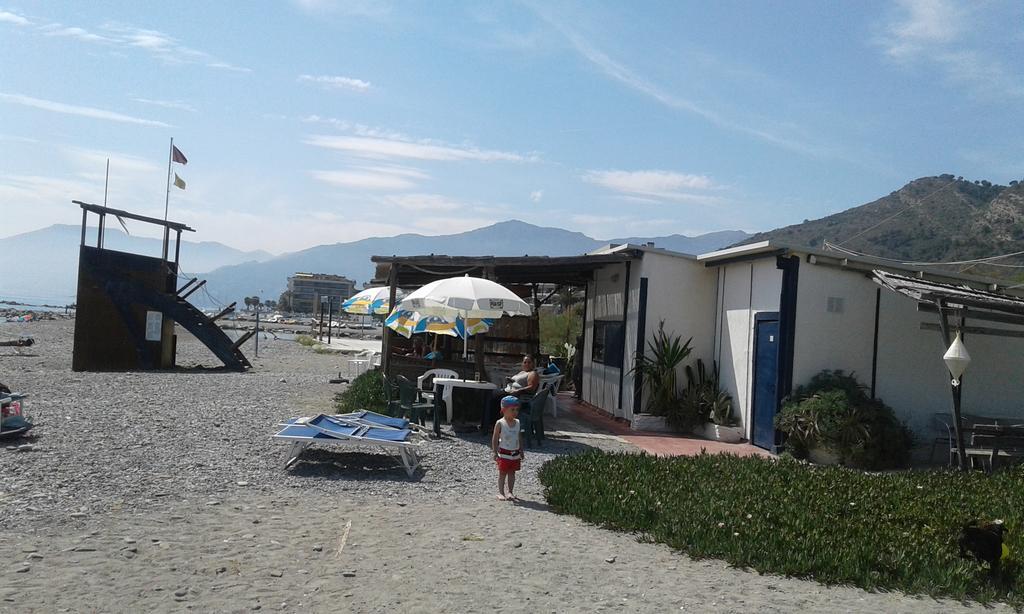 Casa Med Holiday Home Isolabona Extérieur photo